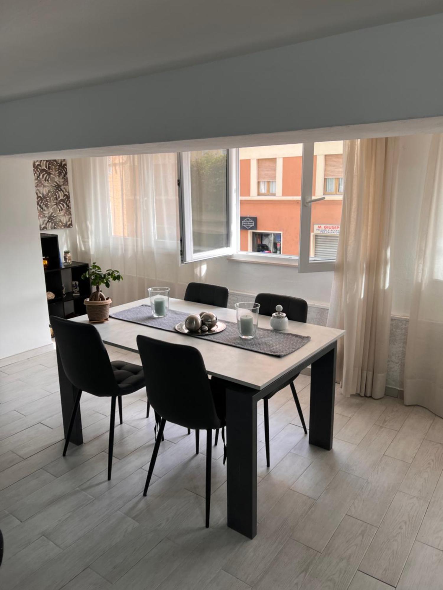 Casa Vacanze Manzoni 29 กาญารี ภายนอก รูปภาพ