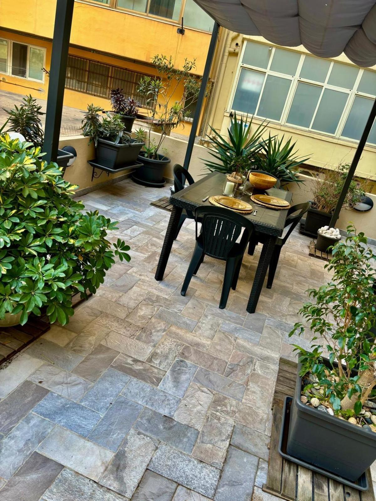 Casa Vacanze Manzoni 29 กาญารี ภายนอก รูปภาพ