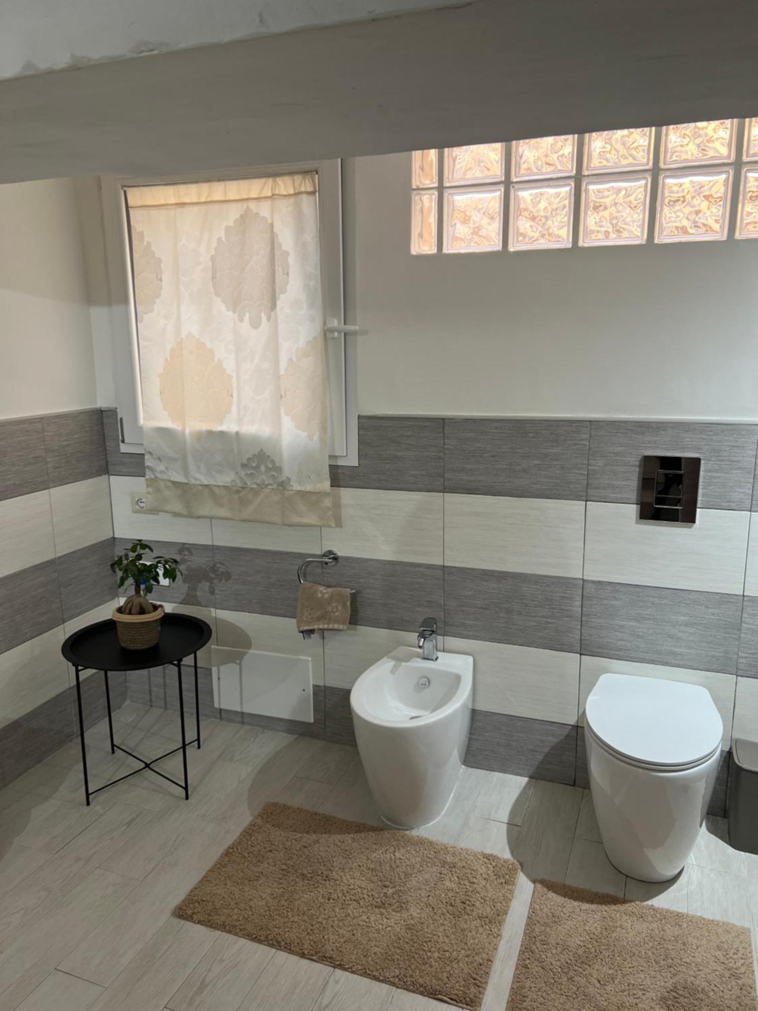 Casa Vacanze Manzoni 29 กาญารี ภายนอก รูปภาพ