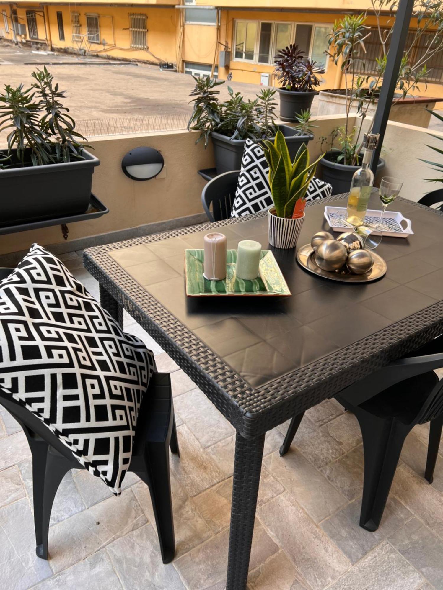 Casa Vacanze Manzoni 29 กาญารี ภายนอก รูปภาพ