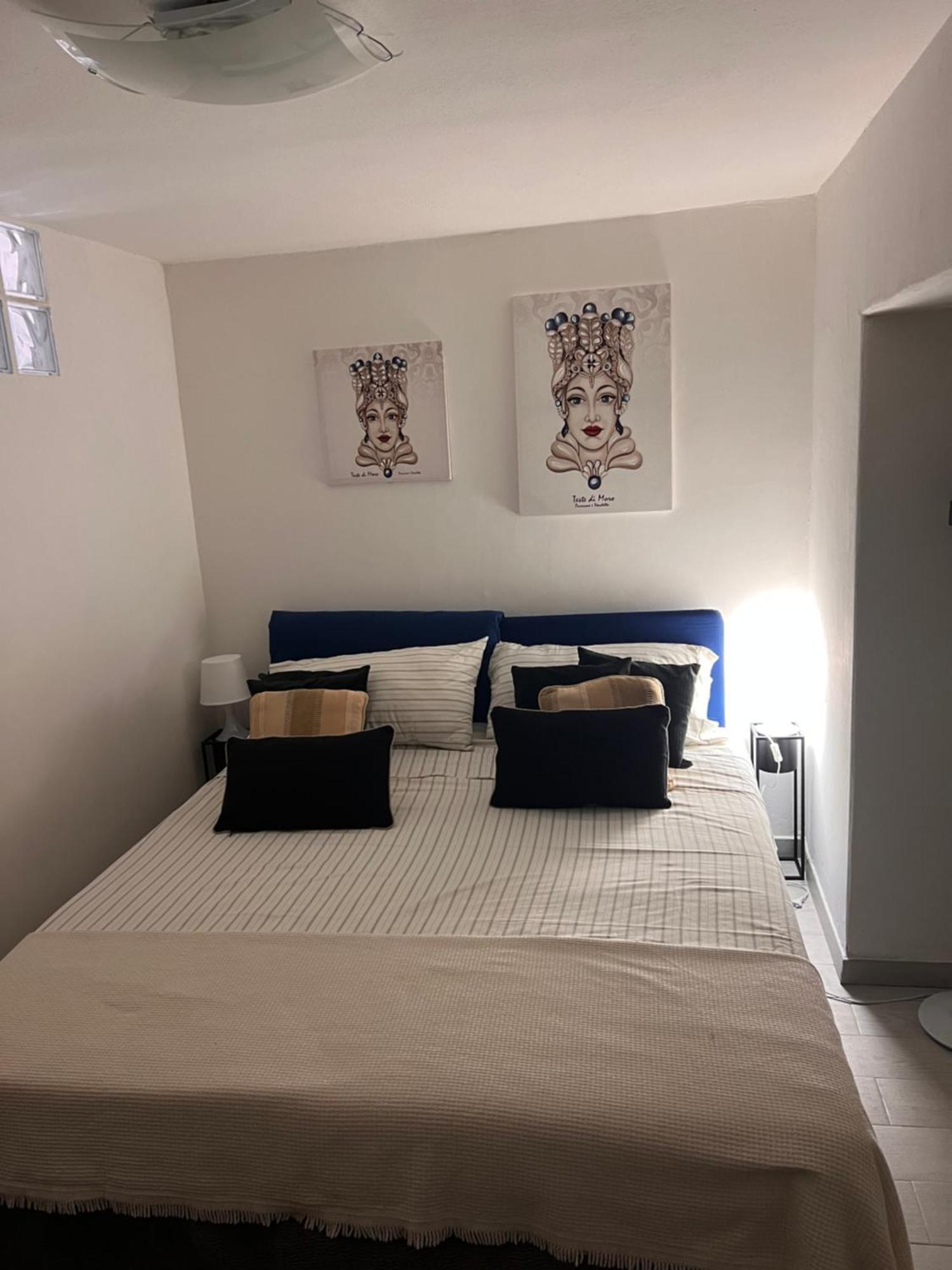 Casa Vacanze Manzoni 29 กาญารี ภายนอก รูปภาพ
